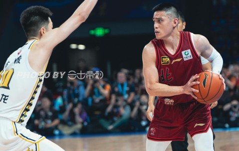 包含赛地聚焦：NBA常规赛转会期热度飙升；广厦男篮篮板制胜；球迷炸锅；数据趋势出现新变化的词条-九游官网入口地址